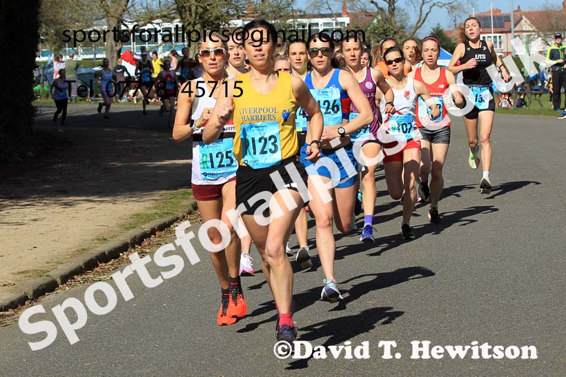 Senior Womens Northern 6 Stage Road Relay, 2022 Northern 12 and 6 Stage Road Relays,  Birkenhead Park, Birkenhead, Wirral.  Photo: David T. Hewitson/Sports for All Pics
